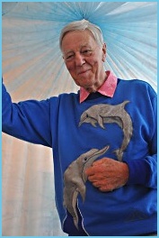 wm_Horace_Dobbs_v_delfinim_kokonu_ve_skole