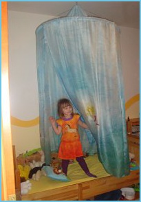 w_miniverze_kokonu_nad_postylkou