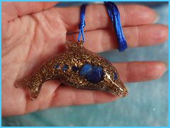 wm_orgonit_delfinek_lapis_lazuli