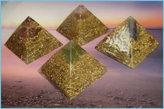 pyramidy_orgonitove_ruzne
