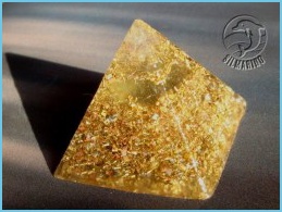 w_pyramida_fluoritova_mala